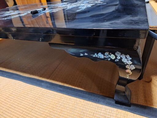 さっちん　　大きめ　座卓　高級座卓　漆塗り　引き取り限定　滋賀 さっちん 大きめ 座卓 高級座卓 漆塗り 引き取り限定 滋賀 座卓 羽足