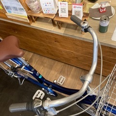 【前後タイヤ・チューブ新品！】 LEDオートライト　6段変速　26インチ自転車　ブルーの画像