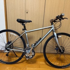 クロスバイク スペシャライズドの画像