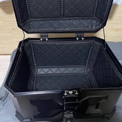 未使用　リアボックス　オールブラック　45Lの画像