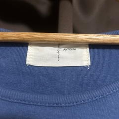 アンティカ トップス 青 Lの画像