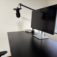 デスク環境一式 ハーマンミラー セイルチェア + FLEXISPOT 自動昇降デスク+ デスクマット + Dell 32インチ 4Kディスプレイ + コンデンサーマイク の5点セットの画像