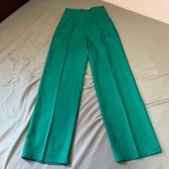 GU  レディース カラースラックスの画像