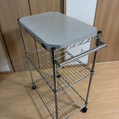 受付終了⭐️差し上げます⭐️明日11/23午前中までに取りに来れる方⭐️【アイリスオーヤマメタルラックワゴン⭐️】の画像