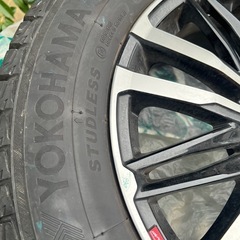 ヨコハマスタッドレスタイヤ&ホイル
の画像