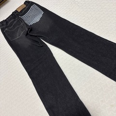 140サイズ　ブラックジーンズの画像