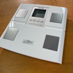タニタ 体組成計 BC-705N ホワイト 家庭用 体脂肪率/BMI測定対応 2023年製の画像