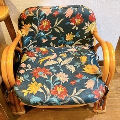 椅子2個セットの画像