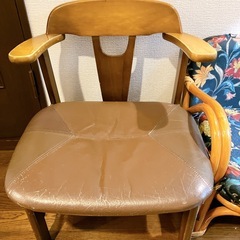 椅子2個セットの画像