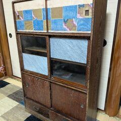 茶箪笥　昔懐かしいレトロな箪笥ですの画像