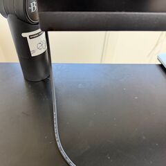 デスク環境一式 ハーマンミラー セイルチェア + FLEXISPOT 自動昇降デスク+ デスクマット + Dell 32インチ 4Kディスプレイ + コンデンサーマイク の5点セットの画像