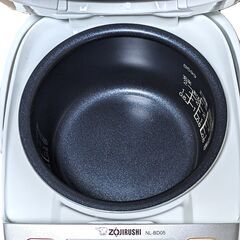 ★動作確認済み★炊飯器　象印　2022年製　3合炊き　NL-BD05　ホワイト　マイコンの画像