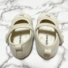 バースデイ Cottoli 靴 ベビーシューズ  白 ベージュ 女の子 13cmの画像