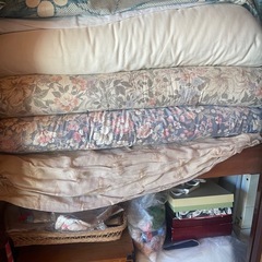 布団　1セットから4セットくらい）の画像