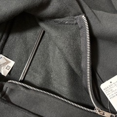 パーカー新品の画像