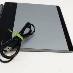 Wacom Intuos pen&touch small/CTH-480/ペンタブレットの画像