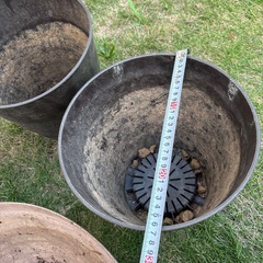 問い合わせ中、 茶色のプラスチックポットの画像