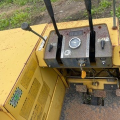 中古のキャタピラ運搬車（ダンプ機能付き）になります。 メーカー：丸山製作所（MARUYAMA） 型式：DD780の画像