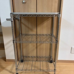 受付終了⭐️差し上げます⭐️明日11/23午前中までに取りに来れる方⭐️【アイリスオーヤマメタルラックワゴン⭐️】の画像