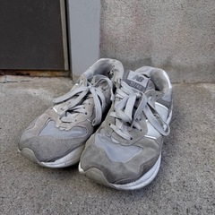 New Balance 57/40 (5740) グレーの画像