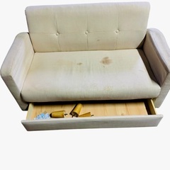 引き出し付きソファの画像