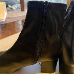 ショートブーツ黒合皮sサイズ
の画像