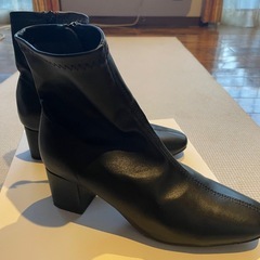 ショートブーツ黒合皮sサイズ
の画像