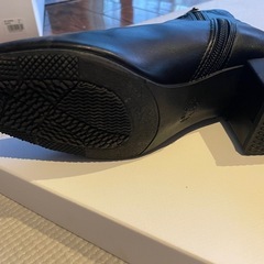 ショートブーツ黒合皮sサイズ
の画像