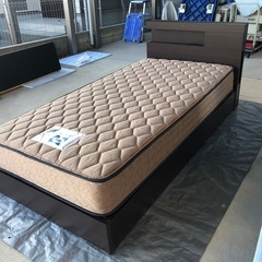 収納 LED照明 コンセント2口付き シングルベッドフレーム&シーリー高級マットレス①の画像