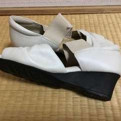 LLサイズ 白 新品 未使用 本革の画像