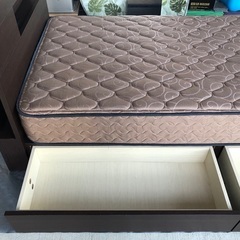 収納 LED照明 コンセント2口付き シングルベッドフレーム&シーリー高級マットレス②の画像