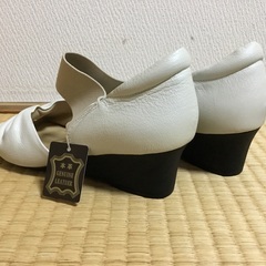 LLサイズ 白 新品 未使用 本革の画像