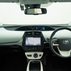 内装もカッコイイ😎✨【トヨタ プリウス A ツーリングセレクション】の画像