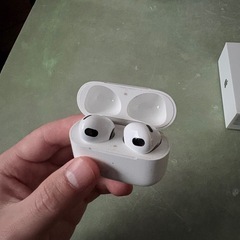 【美品/箱あり】AirPods 第3世代 (2023年3月購入)の画像