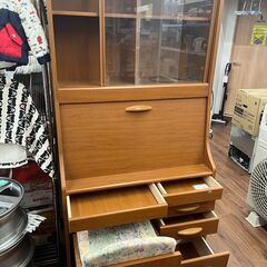 【★店舗引き取り限定】 収納 机 デスク 勉強用 木製 家具 鍵付きの画像