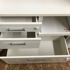 ジャングルジャングル貝塚店　ニトリ　食器棚　3枚扉　大容量　貝塚市　二色浜　リサイクルショップの画像