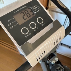 折りたたみ式エクササイズバイクの画像