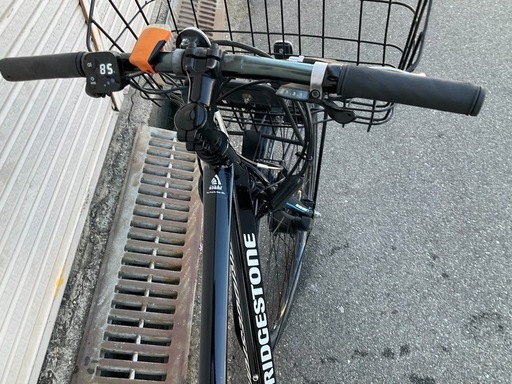 740  ブリヂストン最新機種電動アシスト自転車TB1、27インチブラックアルミボディー