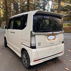 🚗✨【人気のN-BOXカスタム入庫！】✨ 平成25年式 N-BOX カスタム 🔹走行 14万km 🔹車検 → 令和8年3月まで！ 🔹JF1 / 660ccターボなし / ガソリン / ATの画像