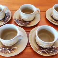 プライベートレーベルコップ５個と陶器カップ＆ソーサー５客　まとめての画像