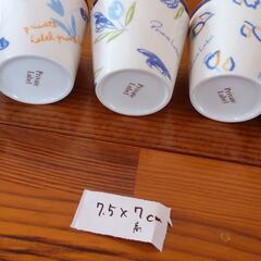 プライベートレーベルコップ５個と陶器カップ＆ソーサー５客　まとめての画像