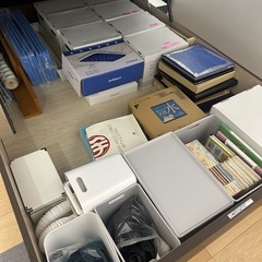 ダブルベッド跳ね上げ式収納とマットレス付きの画像