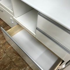 ジャングルジャングル貝塚店　食器棚　ホワイト　3枚扉　シンプルデザイン　貝塚市　二色浜　リサイクルショップの画像