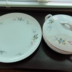 お皿とスープ用器【NARUMI】の画像