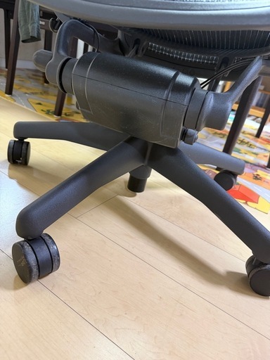 ハーマンミラー アーロンチェア　Bサイズ