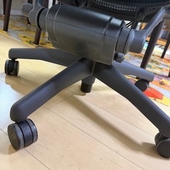 ハーマンミラー アーロンチェア　Bサイズの画像