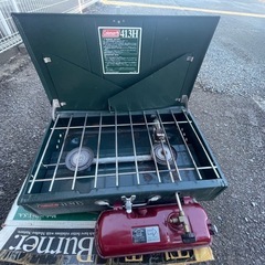 キャンプ用ツーバーナーコンロの画像