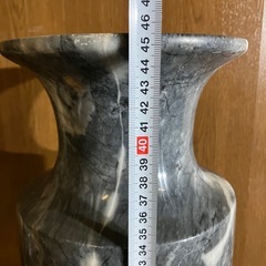 大理石の花瓶の画像