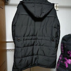 【超美品】オシャレなダウンジャケット　幾何学模様の画像