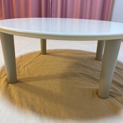 ホワイト円形ローテーブルの画像